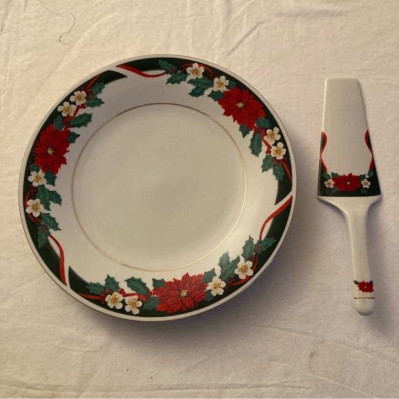 New in Box” Deck The Halls” Pattern 11” Cake Plate & Server Christmas Holiday - Picture 3 of 5
